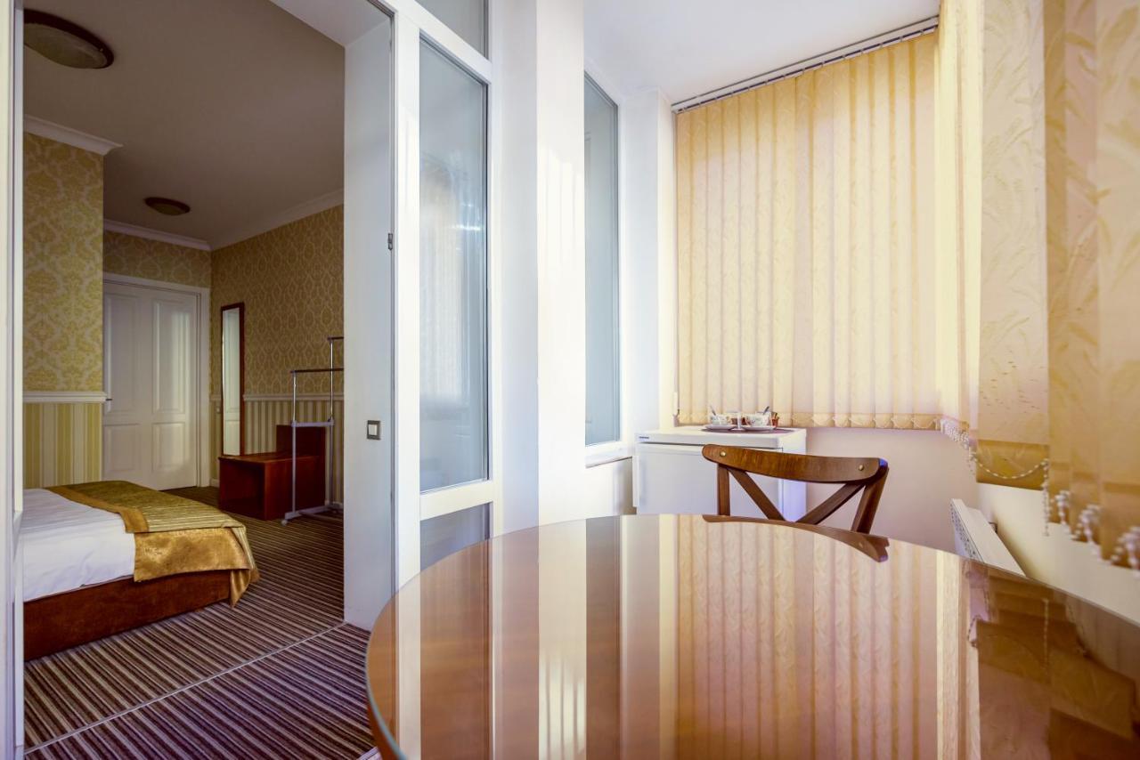 Consul Hotel Консул 敖德萨 外观 照片